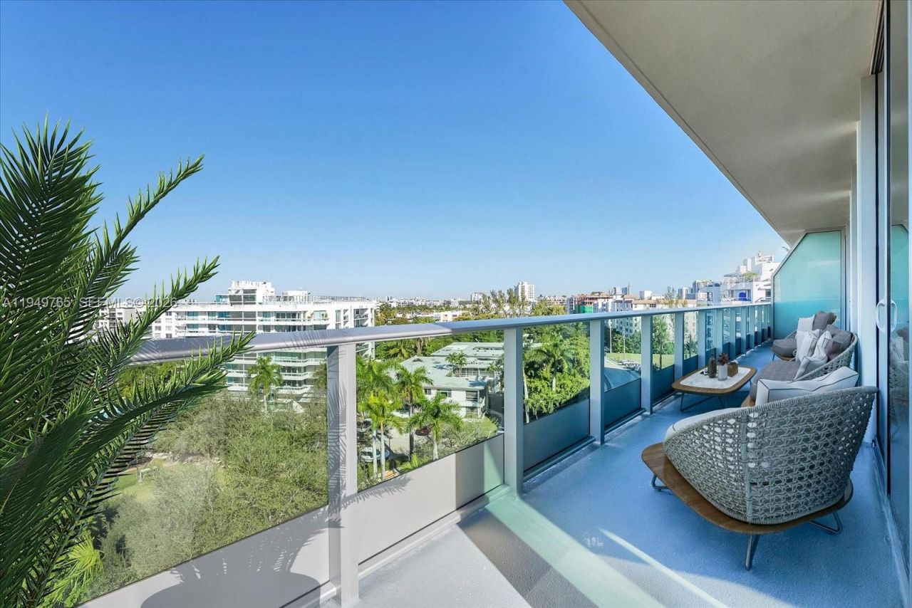 9201 E Bay Harbor Dr, Unit UPH02, Bay Harbor Islands, FL 33154 Photo