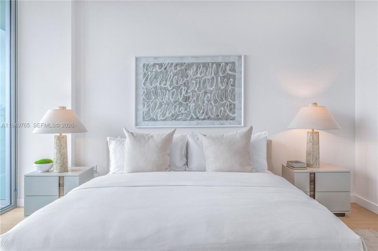 9201 E Bay Harbor Dr, Unit UPH02, Bay Harbor Islands, FL 33154 Photo