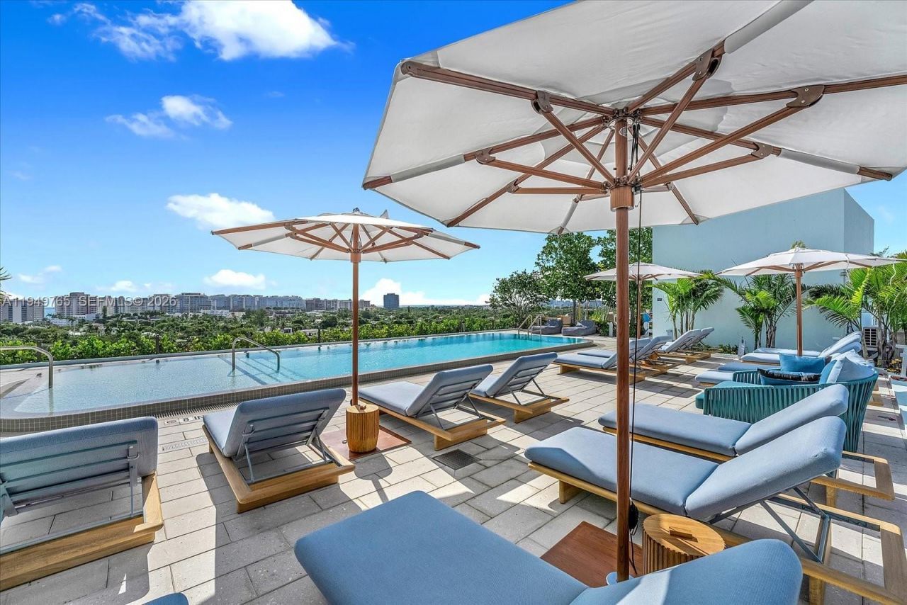 9201 E Bay Harbor Dr, Unit UPH02, Bay Harbor Islands, FL 33154 Photo