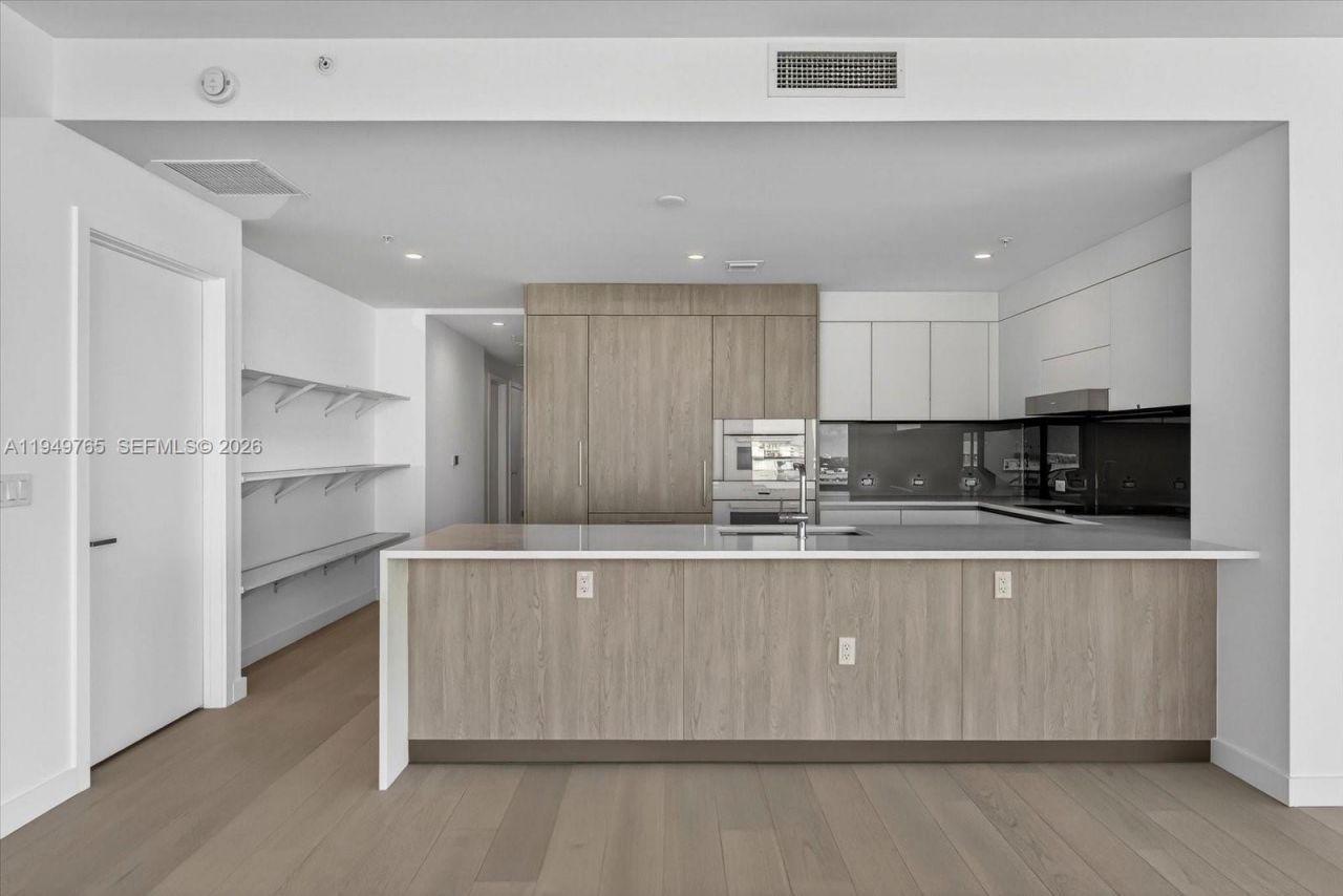 9201 E Bay Harbor Dr, Unit UPH02, Bay Harbor Islands, FL 33154 Photo