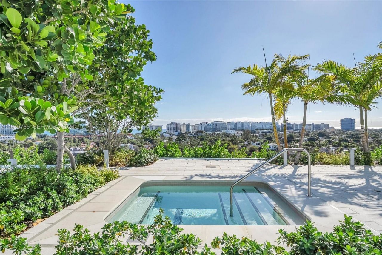 9201 E Bay Harbor Dr, Unit UPH02, Bay Harbor Islands, FL 33154 Photo