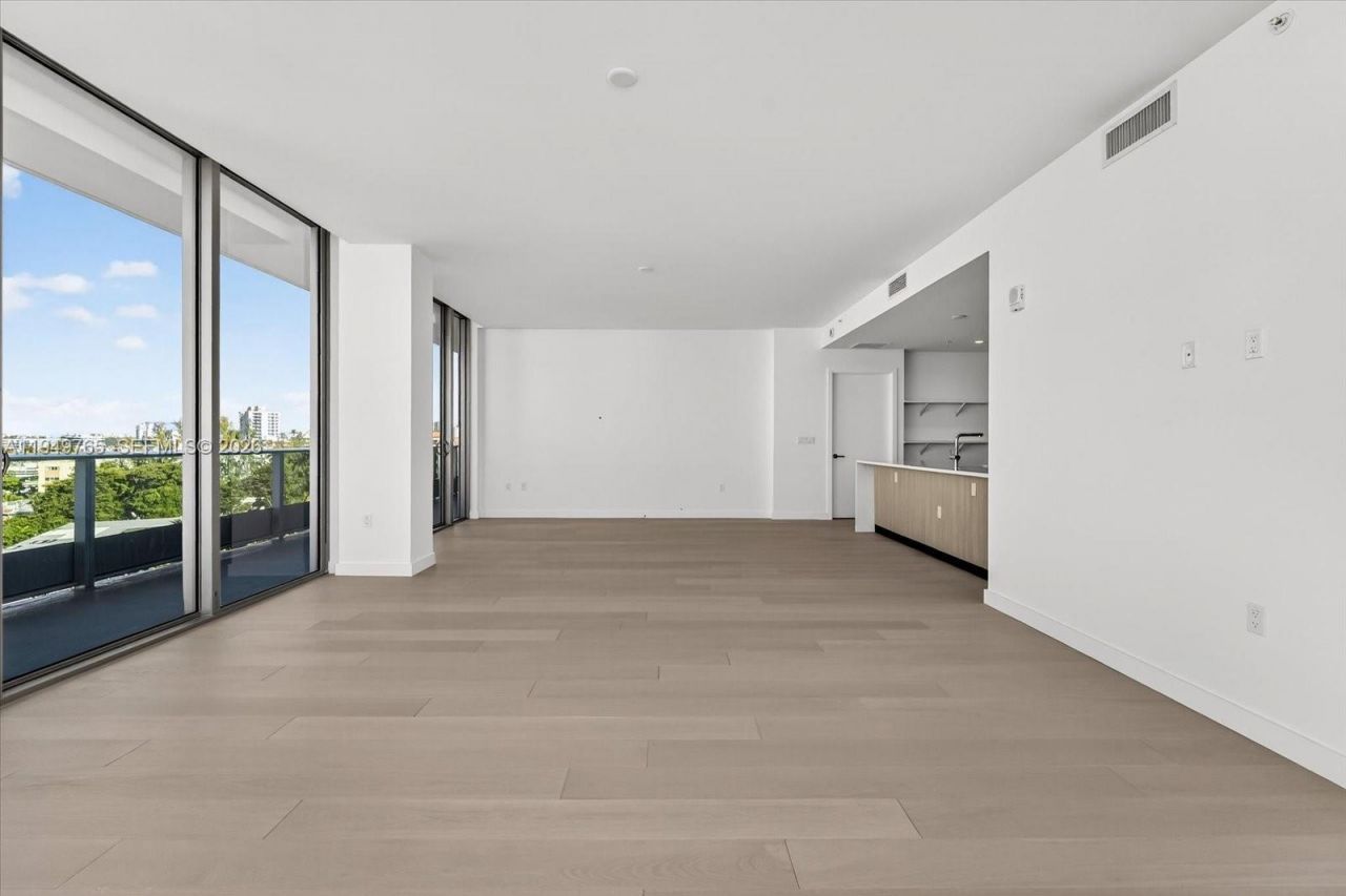 9201 E Bay Harbor Dr, Unit UPH02, Bay Harbor Islands, FL 33154 Photo