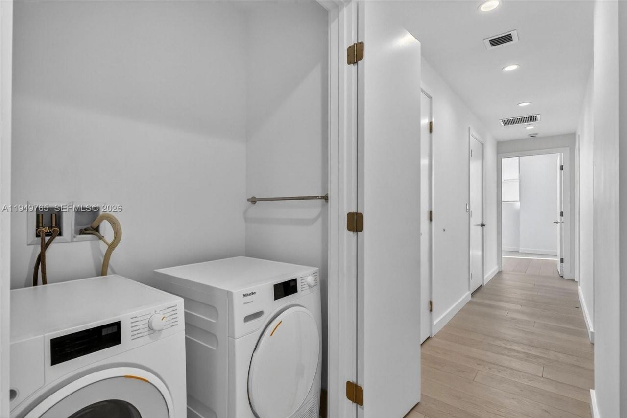 9201 E Bay Harbor Dr, Unit UPH02, Bay Harbor Islands, FL 33154 Photo