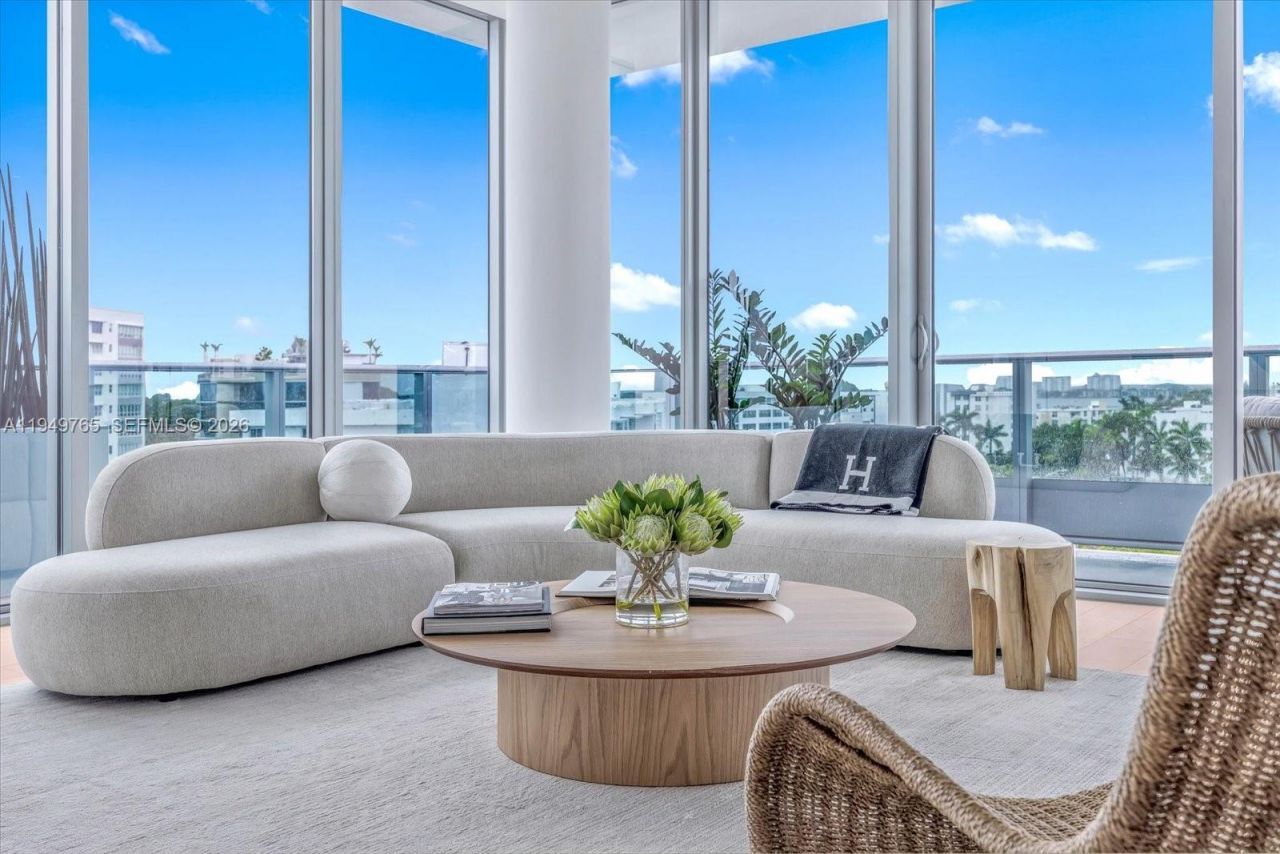 9201 E Bay Harbor Dr, Unit UPH02, Bay Harbor Islands, FL 33154 Photo