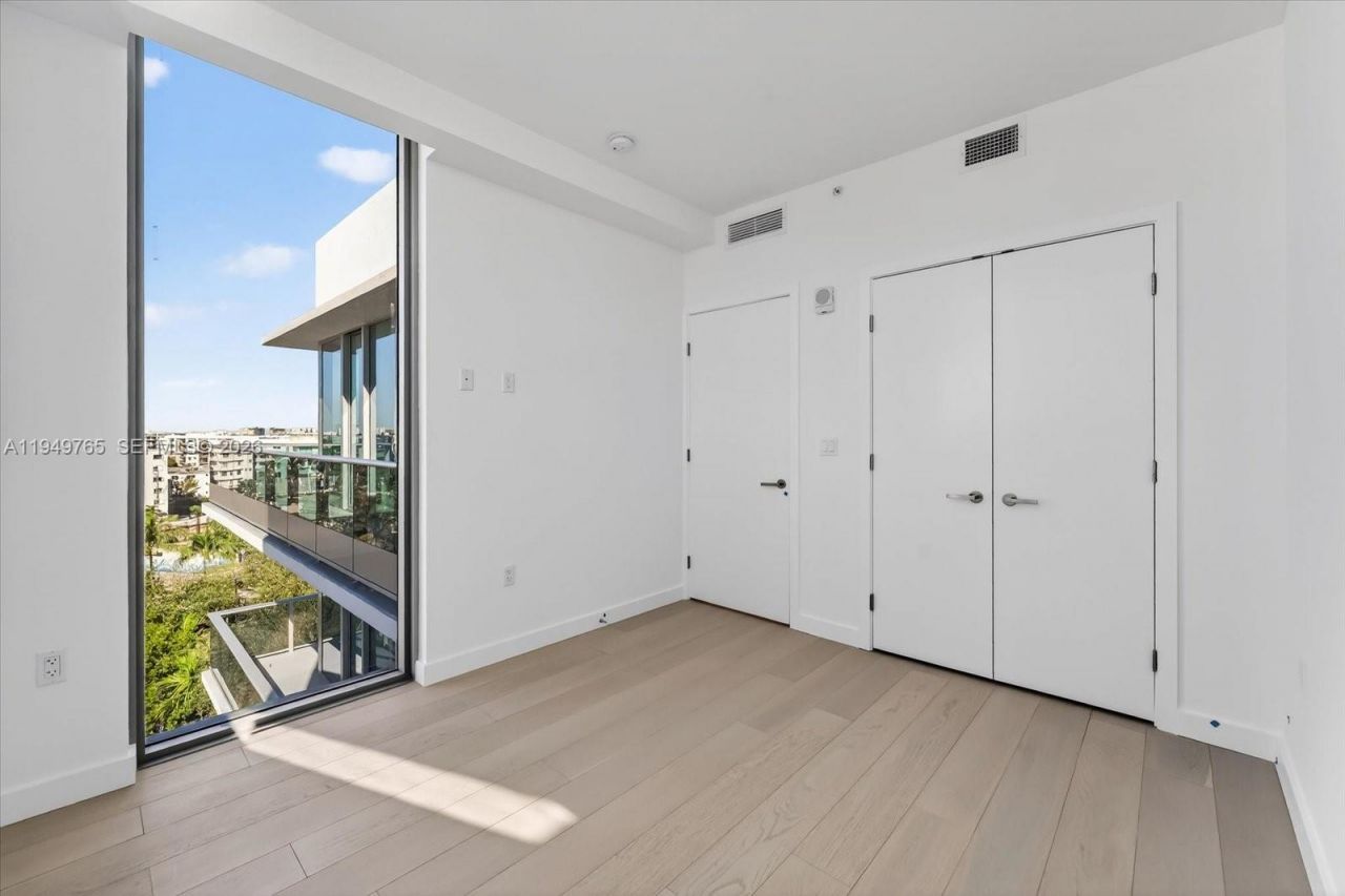 9201 E Bay Harbor Dr, Unit UPH02, Bay Harbor Islands, FL 33154 Photo