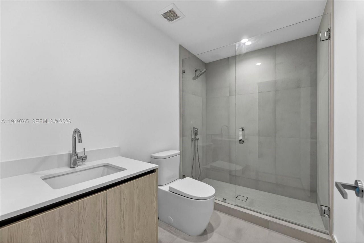 9201 E Bay Harbor Dr, Unit UPH02, Bay Harbor Islands, FL 33154 Photo