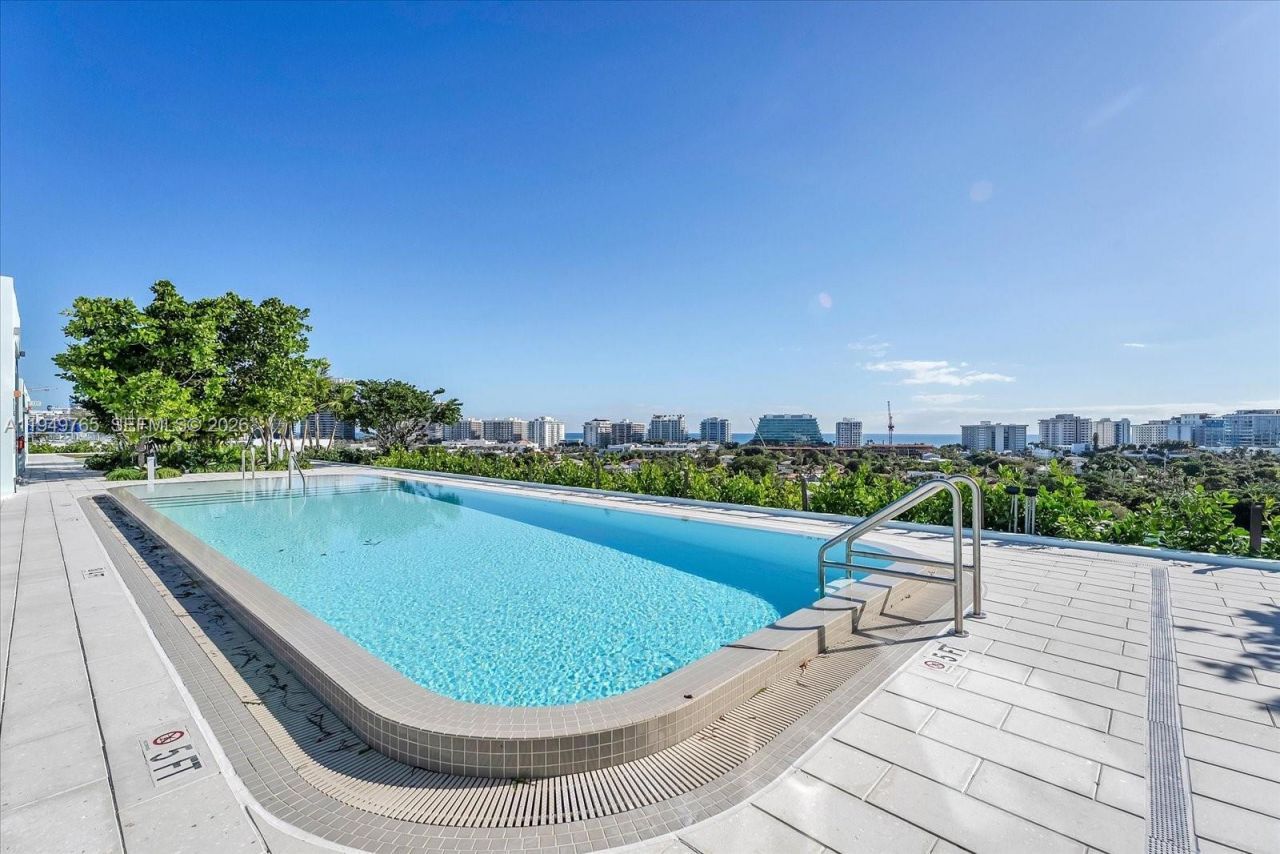 9201 E Bay Harbor Dr, Unit UPH02, Bay Harbor Islands, FL 33154 Photo