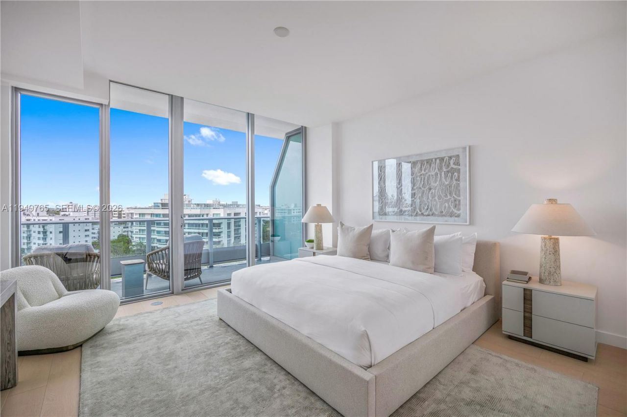 9201 E Bay Harbor Dr, Unit UPH02, Bay Harbor Islands, FL 33154 Photo