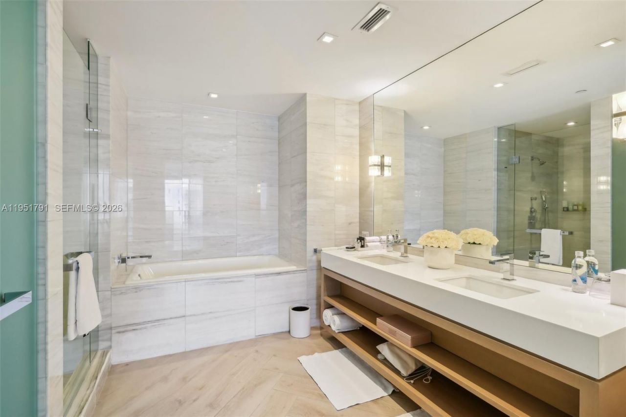 2201 Collins Ave , Unit 1511, Miami Beach, FL 33139 Photo