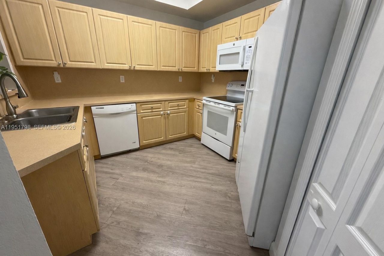 8826 W Flagler St, Unit 112, Miami, FL 33174 Photo