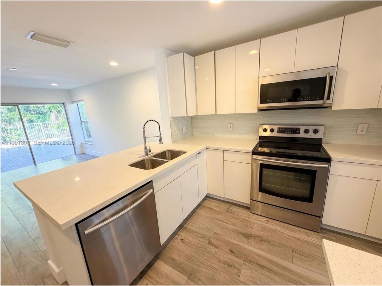 1145 W Lake St , Hollywood, FL 33019 Photo