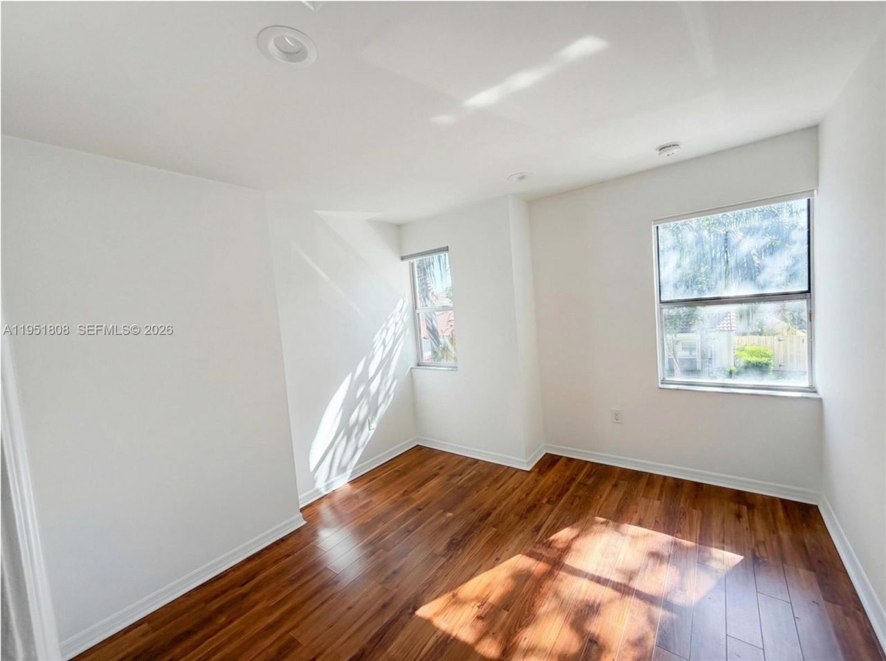 1145 W Lake St , Hollywood, FL 33019 Photo