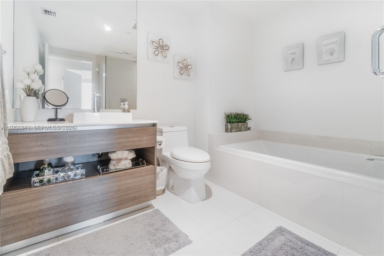 1100 S Miami Ave, Unit 1109, Miami, FL 33130 Photo