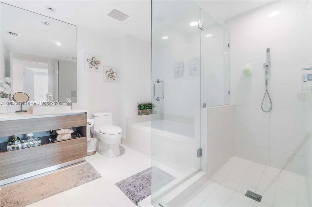 1100 S Miami Ave, Unit 1109, Miami, FL 33130 Photo