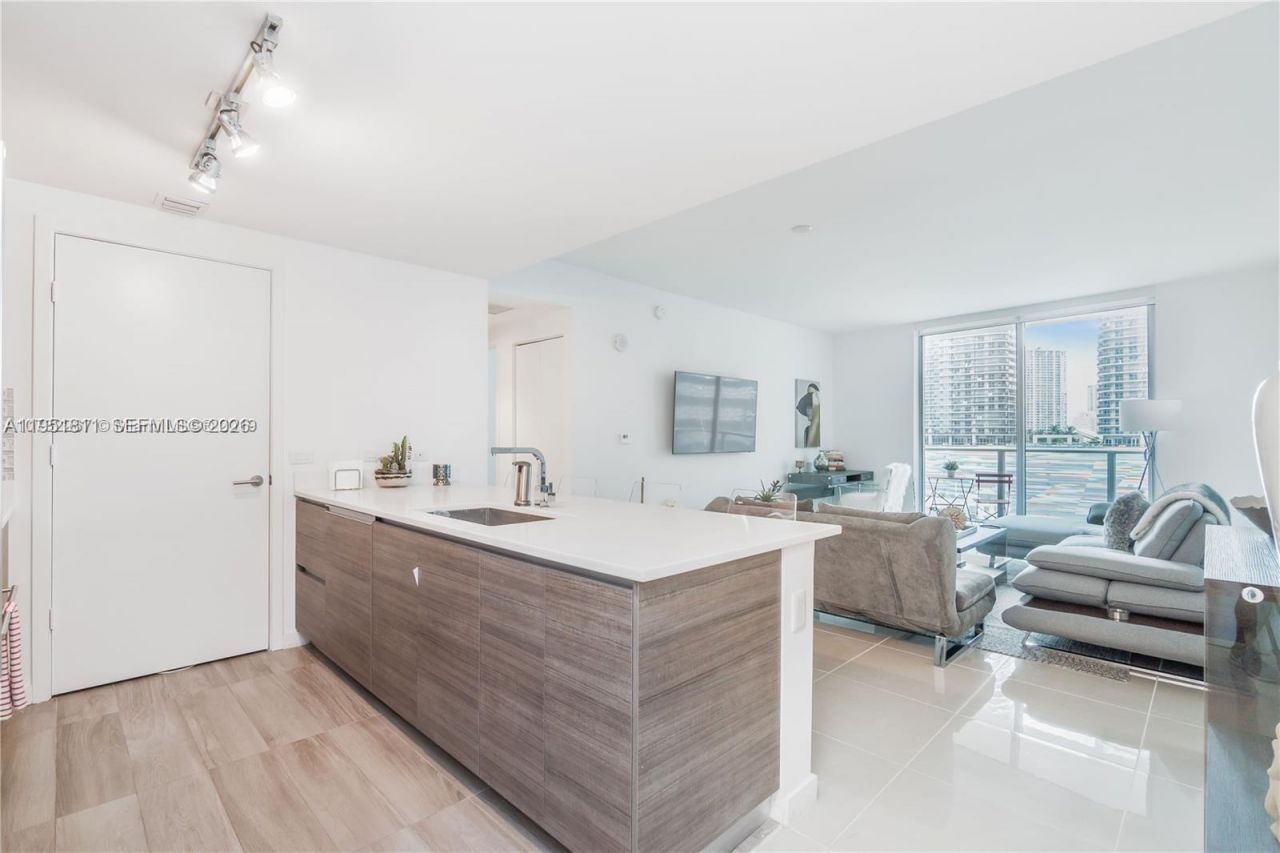 1100 S Miami Ave, Unit 1109, Miami, FL 33130 Photo