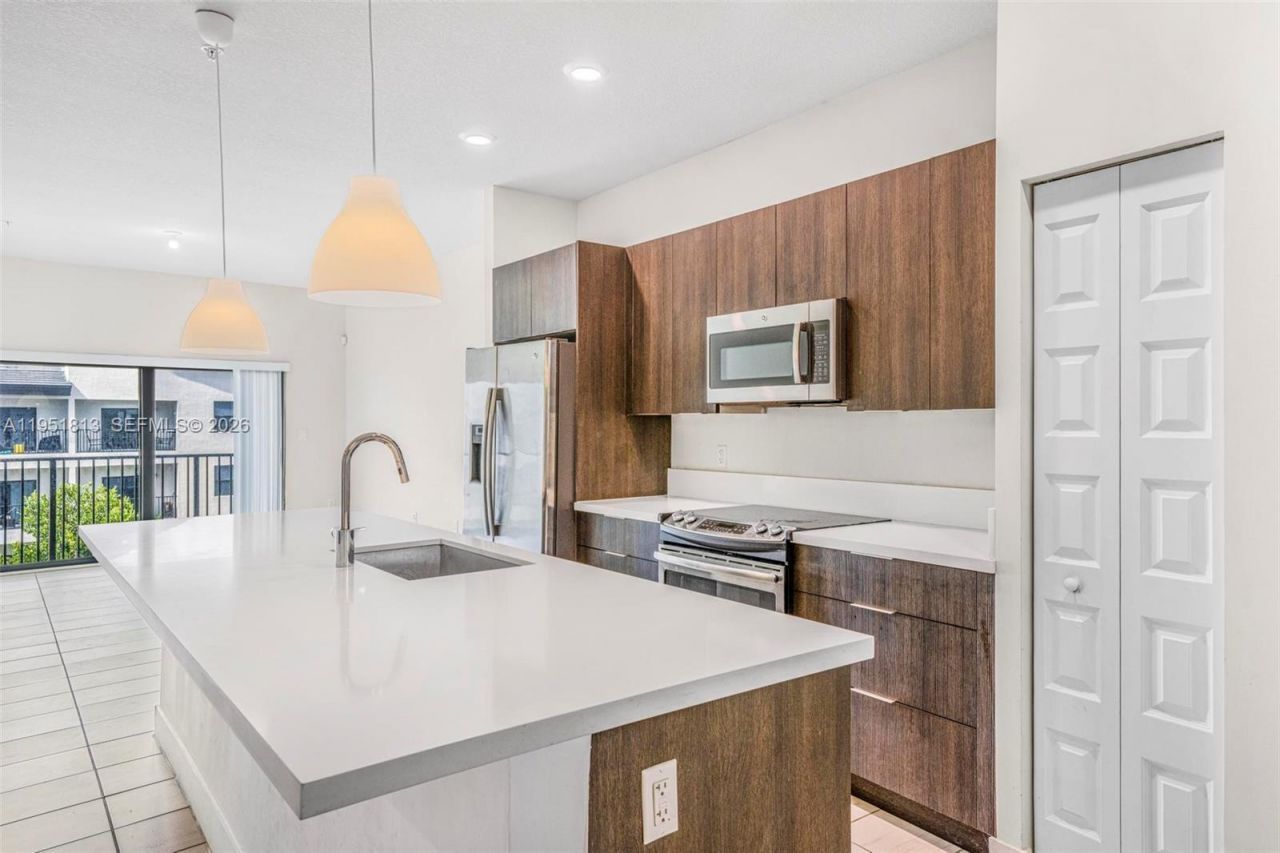 7865 NW 104th Ave, Unit 33, Doral, FL 33178 Photo