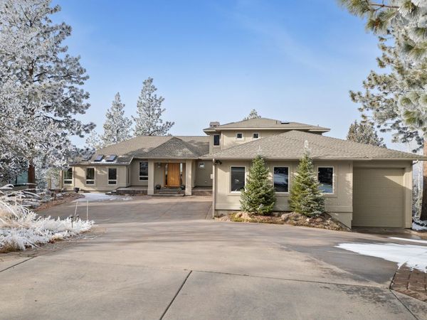 1600 NW Overlook Drive, Bend, OR 97703