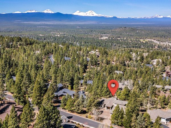 1600 NW Overlook Drive, Bend, OR 97703