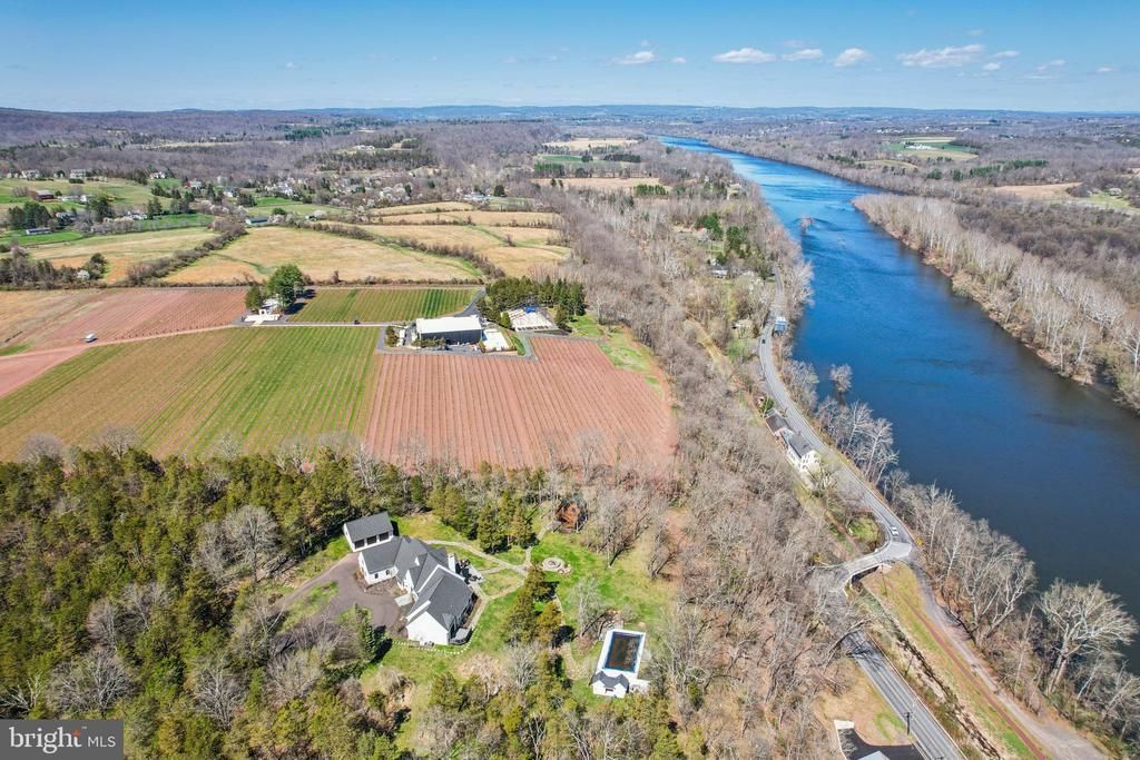 2 CEDAR LANE, ERWINNA, PA 18920