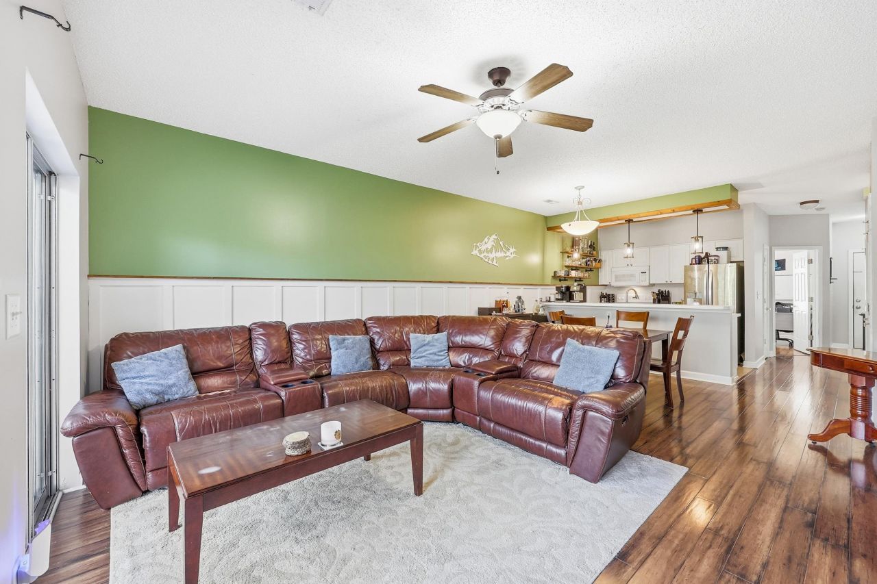 907 Knoll Shores Ct. Photo 14