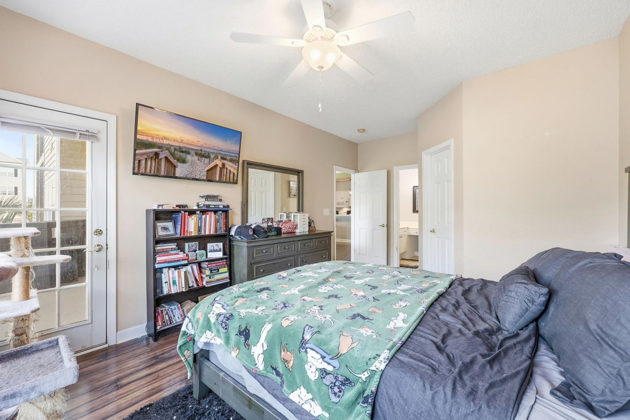 907 Knoll Shores Ct. Photo 18