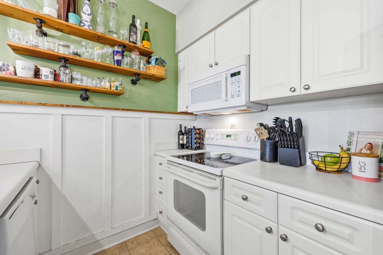 907 Knoll Shores Ct. Photo 7