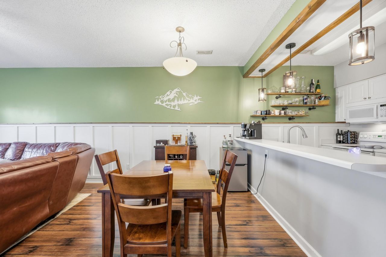 907 Knoll Shores Ct. Photo 9