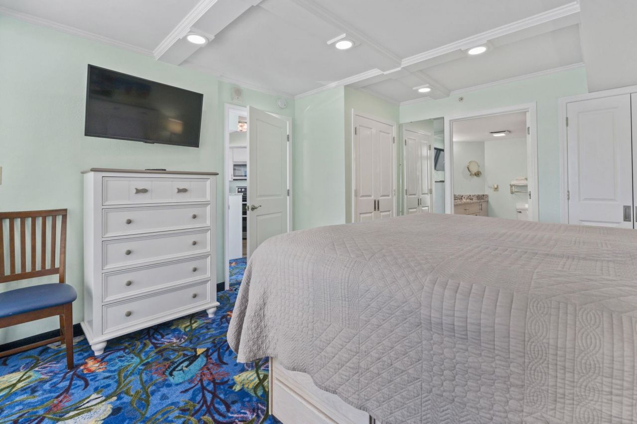 5300 North Ocean Blvd. Photo 21