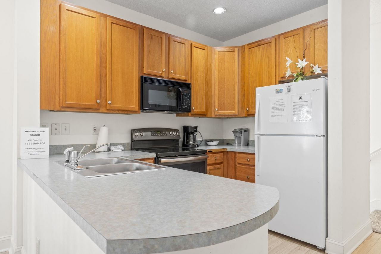 4533 Girvan Dr. Photo 10