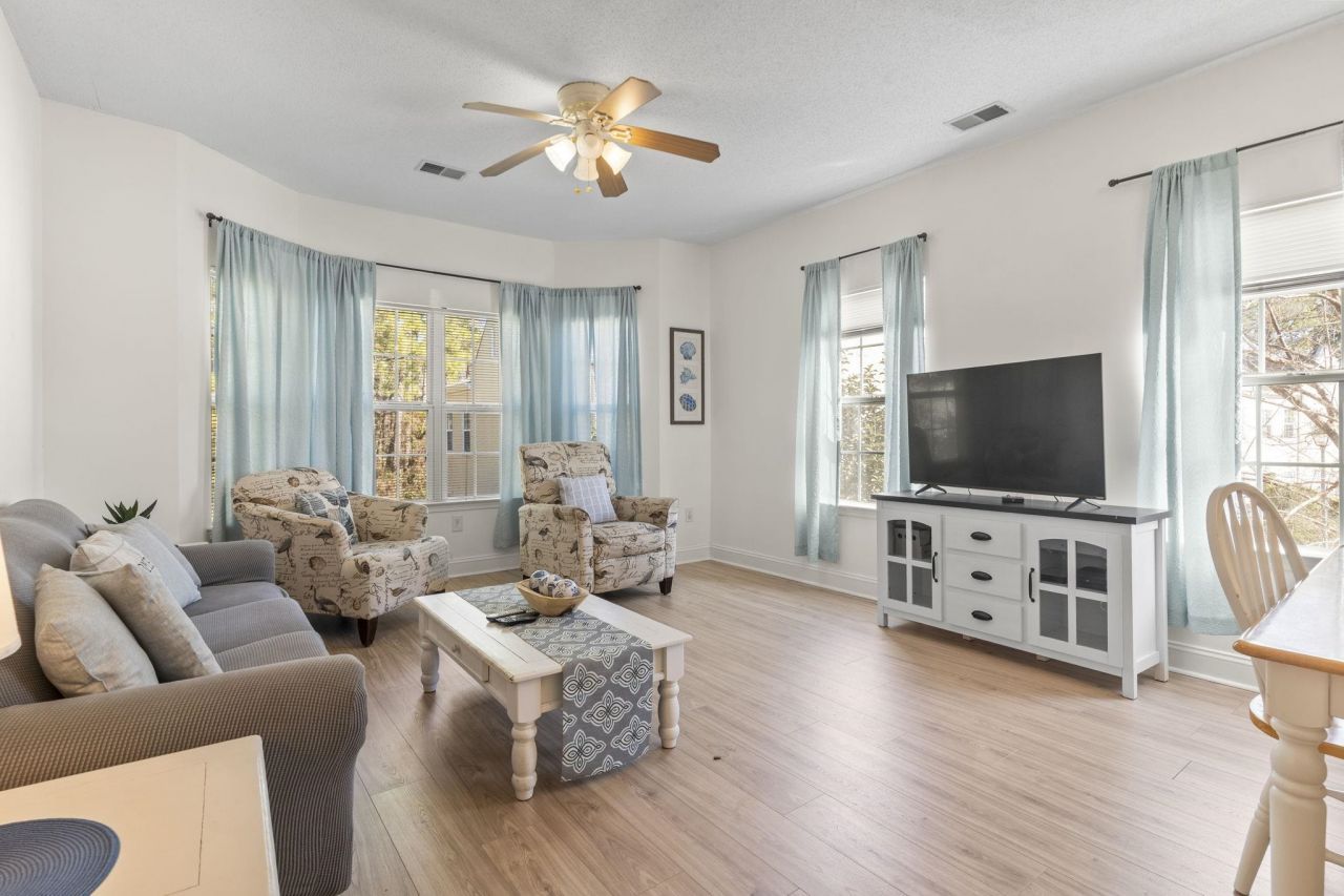 4533 Girvan Dr. Photo 12