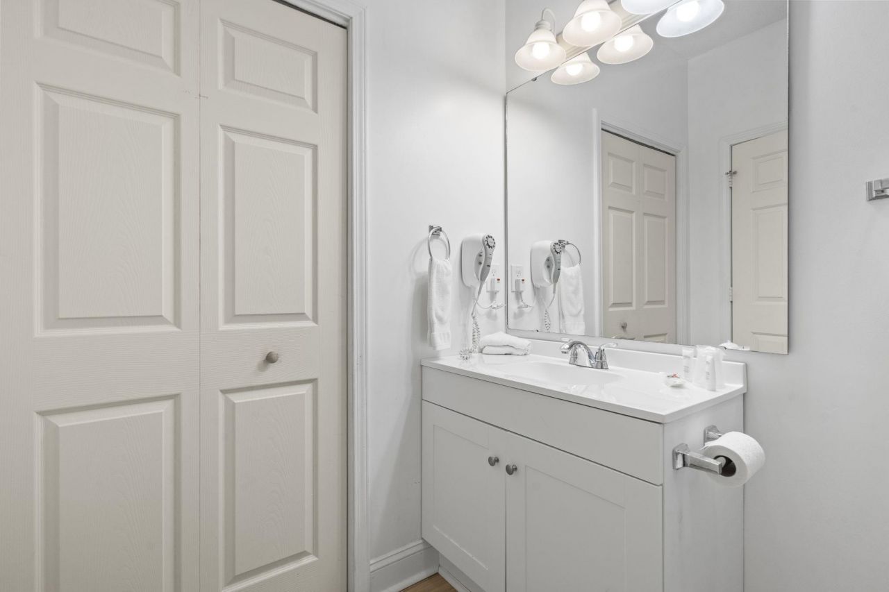 4533 Girvan Dr. Photo 24