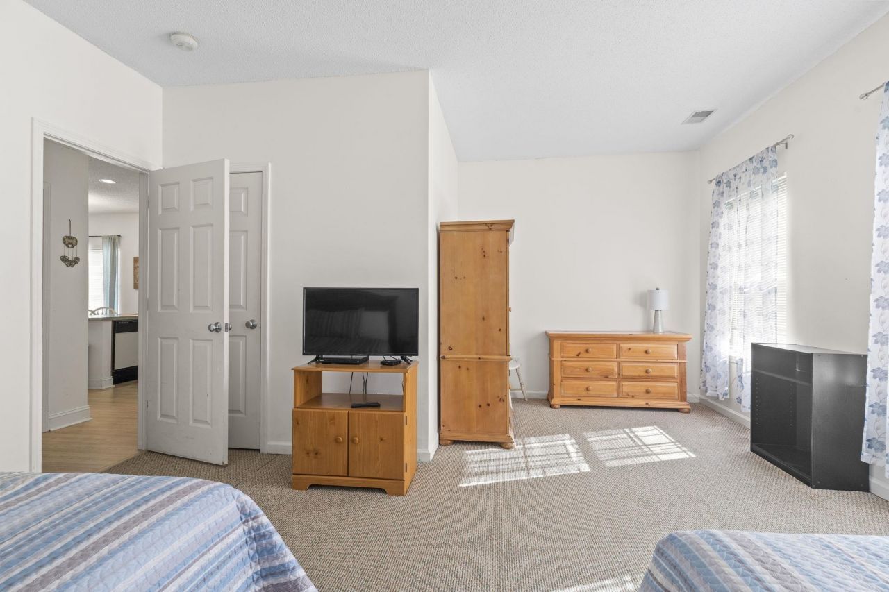 4533 Girvan Dr. Photo 26