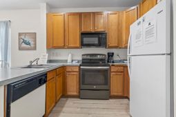 4533 Girvan Dr. photo 4