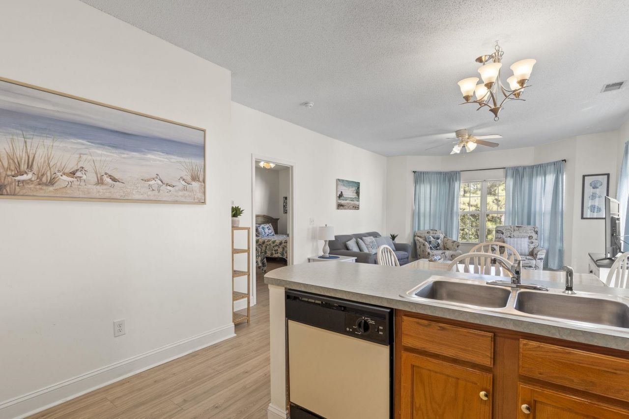 4533 Girvan Dr. Photo 7