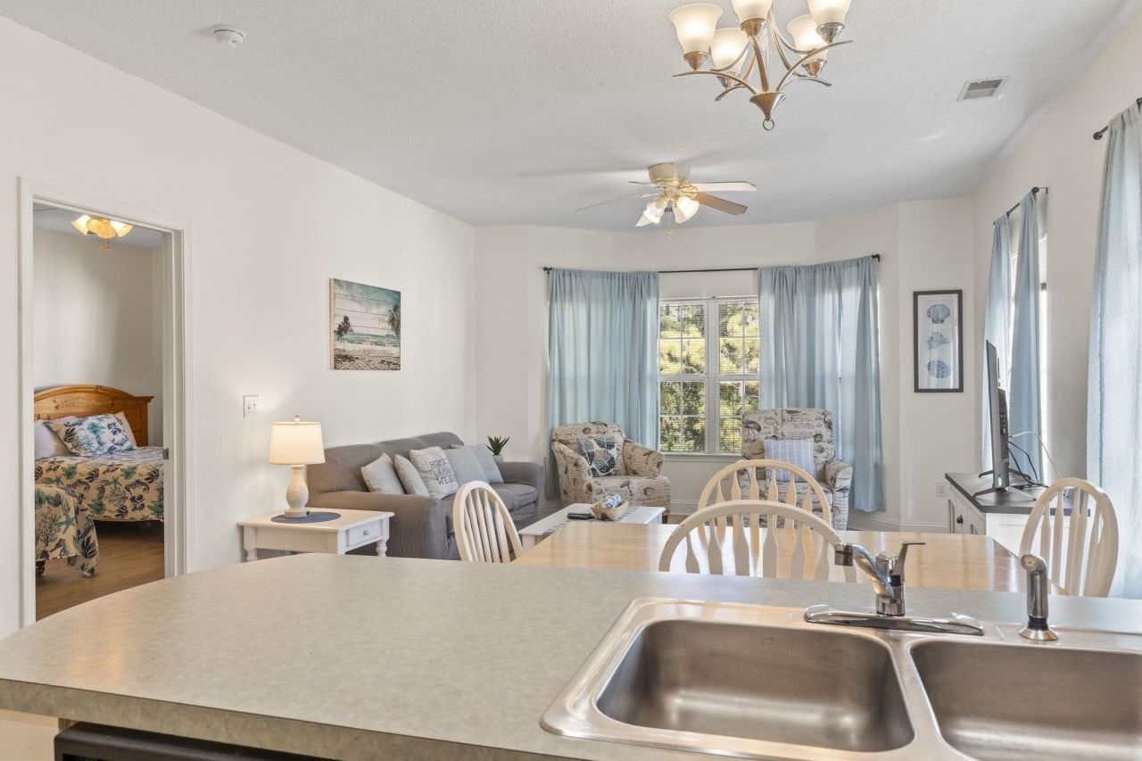 4533 Girvan Dr. Photo 8