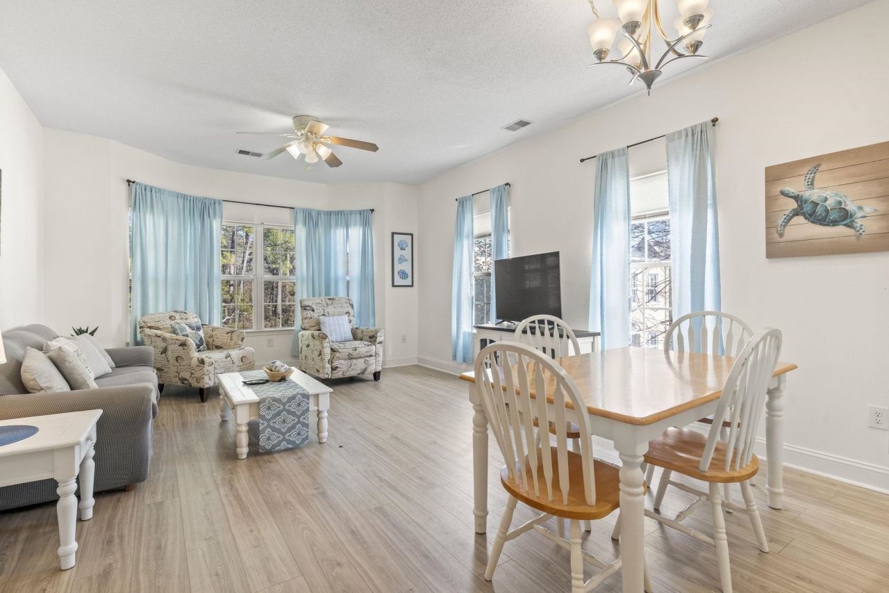 4533 Girvan Dr. Photo 9