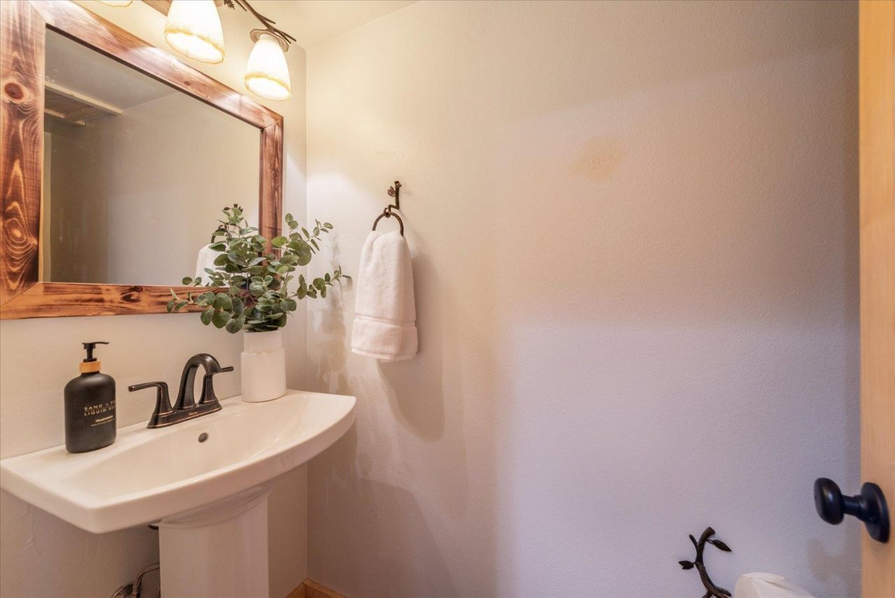 3115 North Lake Boulevard, Tahoe City, CA 96145 Photo