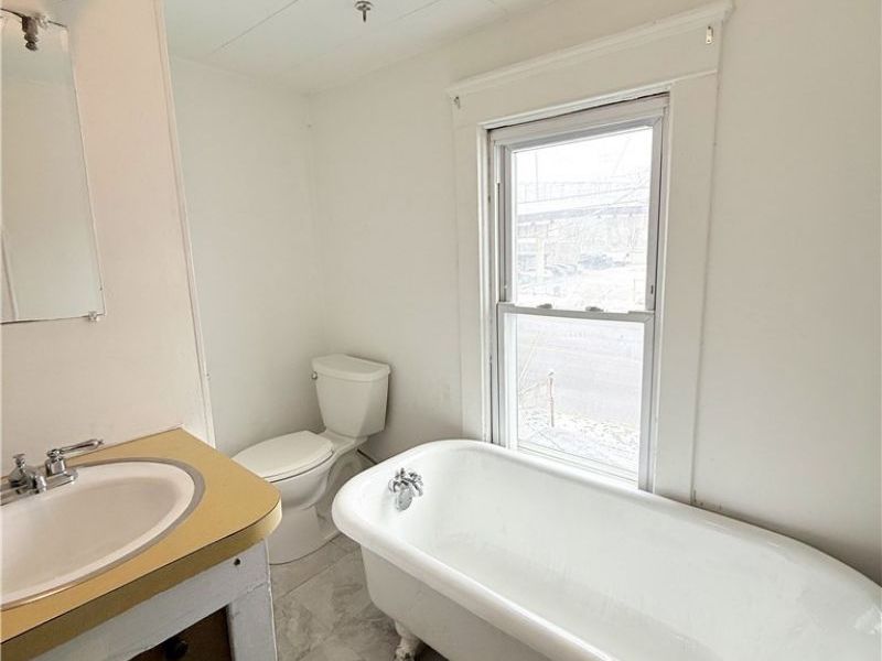 1433 Kenmore Boulevard, Unit 2, Akron, OH 44314 Photo 16