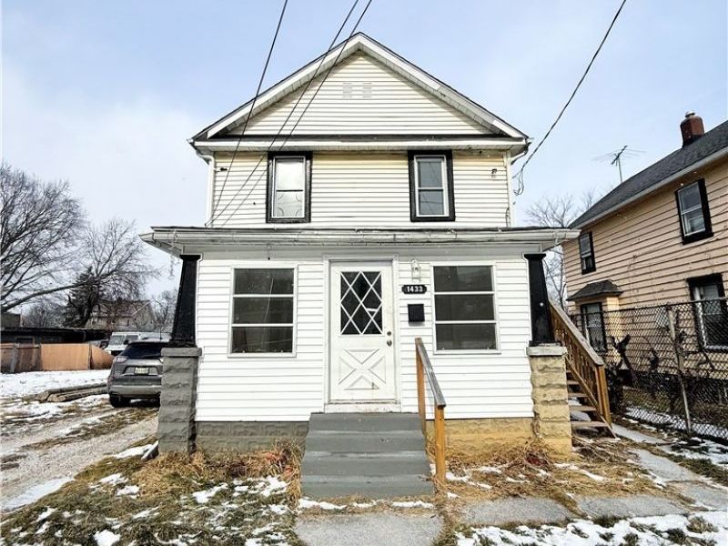 1433 Kenmore Boulevard, Unit 2, Akron, OH 44314 Photo 2