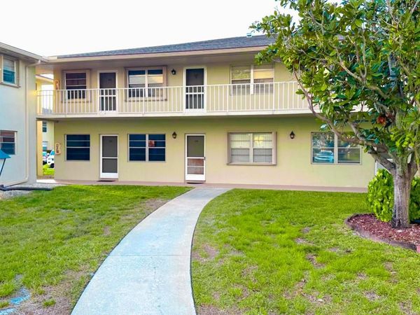 25 Lake Vista Trail, Unit 204, Port Saint Lucie, FL 34952