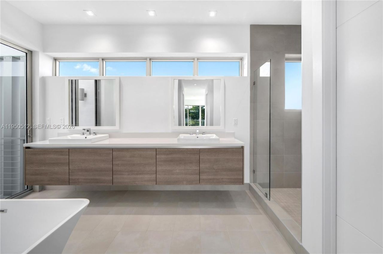 16720 N Botaniko Dr N , Weston, FL 33326 Photo