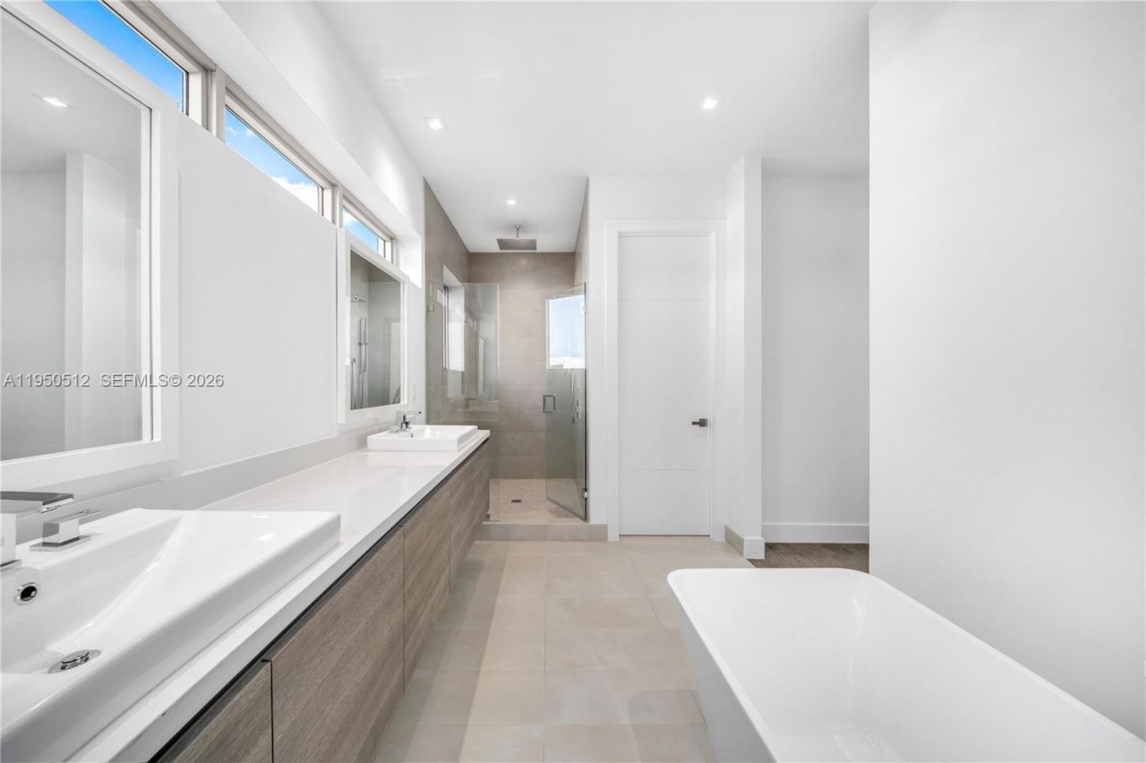 16720 N Botaniko Dr N , Weston, FL 33326 Photo