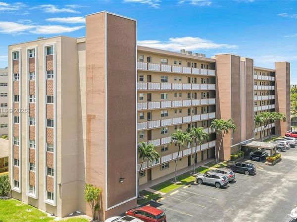 500 NE 12th Ave, Unit 407, Hallandale Beach, FL 33009