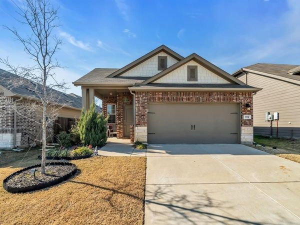 912 Crockett Street, Aubrey, TX 76227