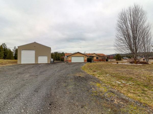 27601 N Scotts Ridge Ln, Chattaroy, WA 99003