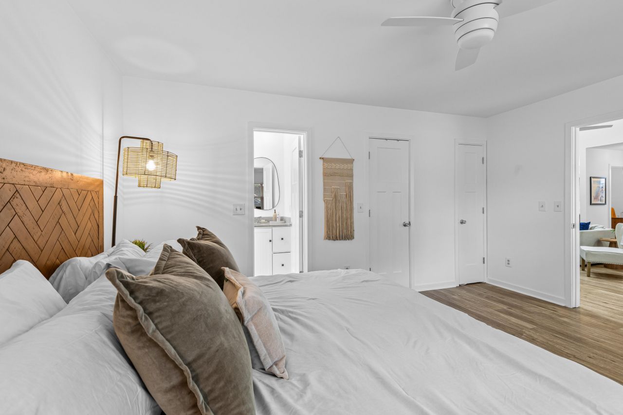 1115 Honeysuckle Court Photo 10