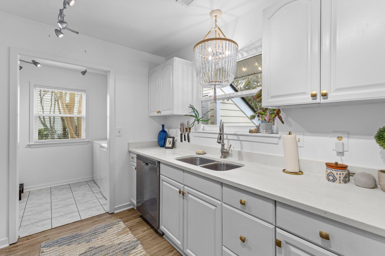 1115 Honeysuckle Court Photo 12