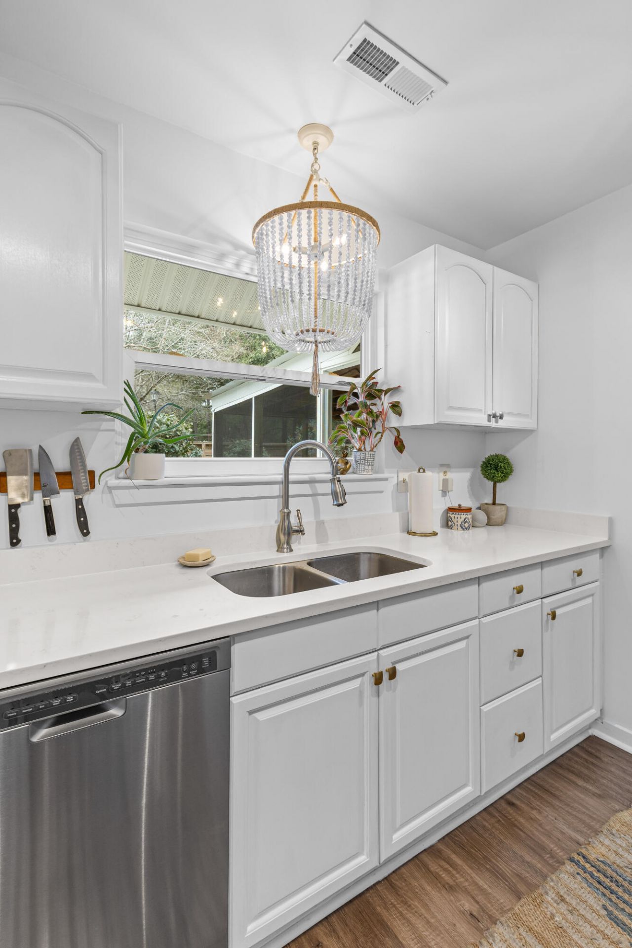 1115 Honeysuckle Court Photo 14