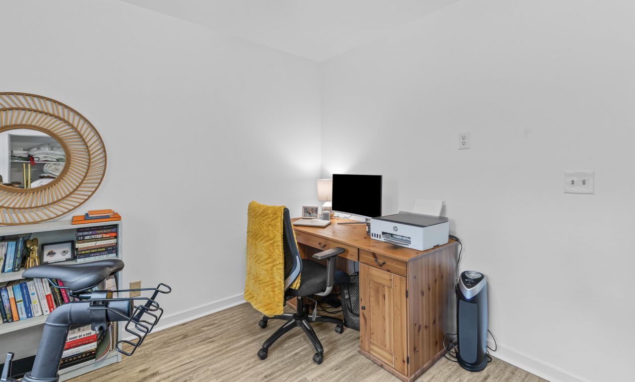 1115 Honeysuckle Court Photo 8