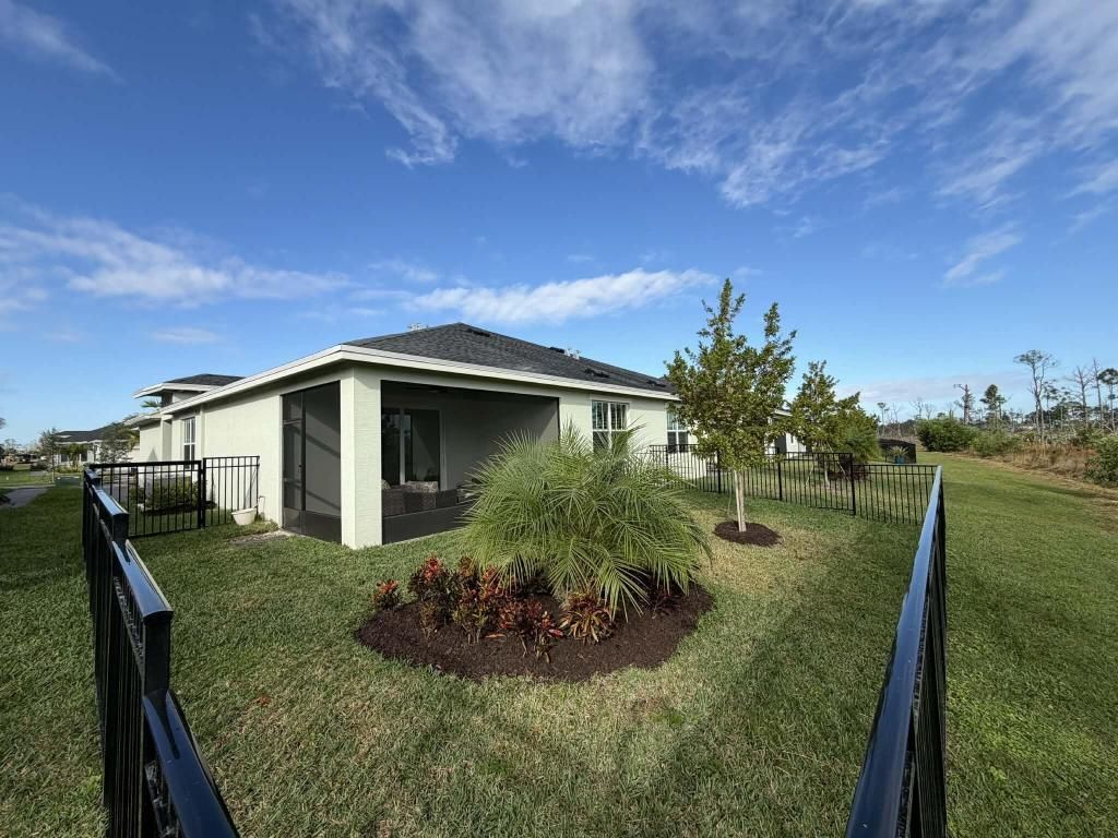 1561 SE Crosswood Way, Port Saint Lucie, FL 34984 Photo